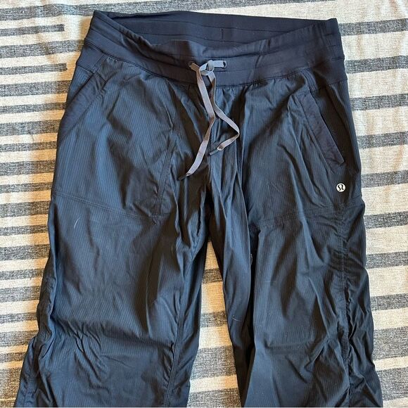 Lululemon Dance Studio size 10 regular. Unlined Black - Picture 1 of 6
